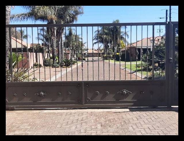 3 BEDROOM CLUSTER FOR SALE IN TERENURE